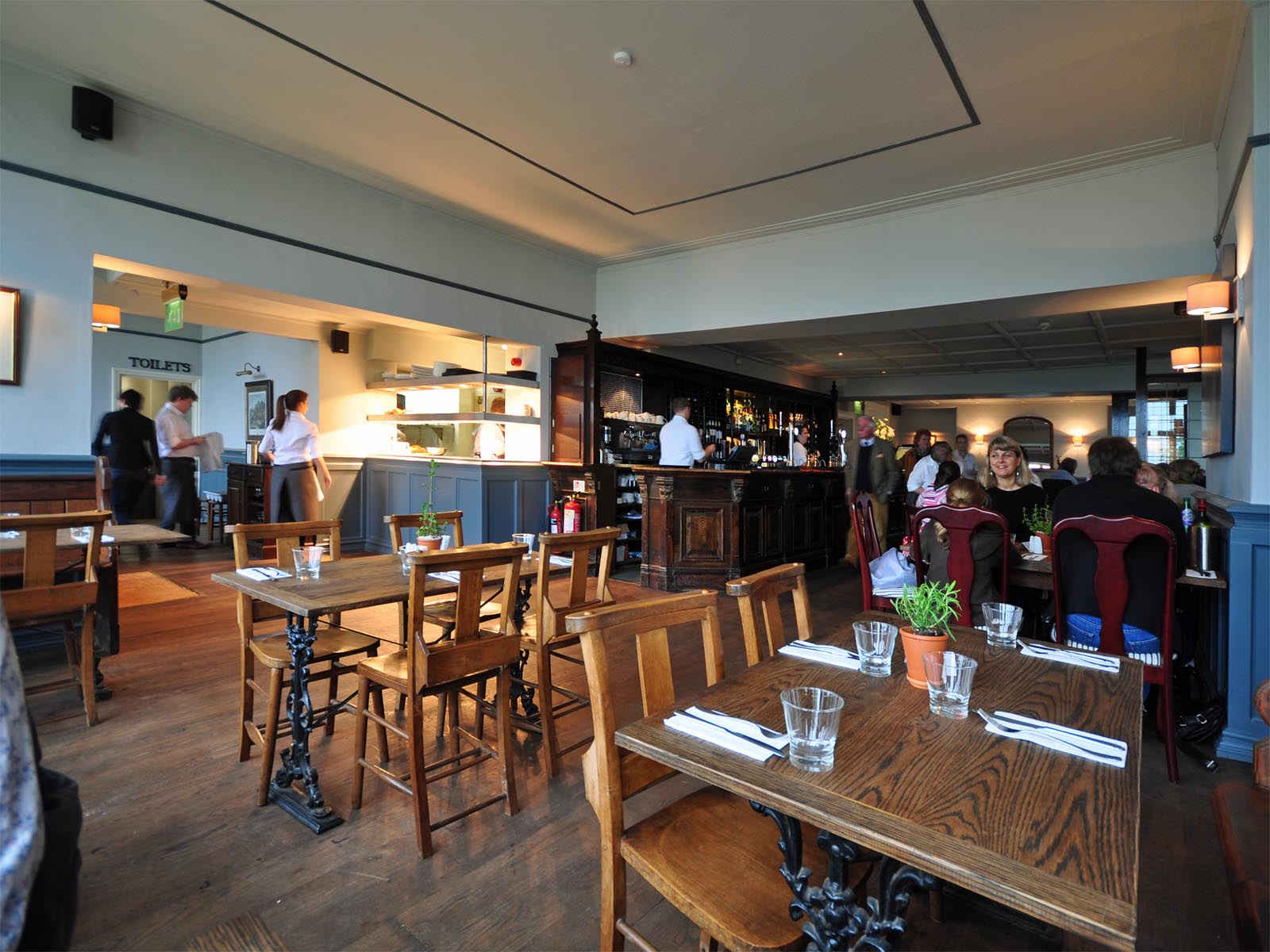 Hare and Hounds Bath Food and Drink